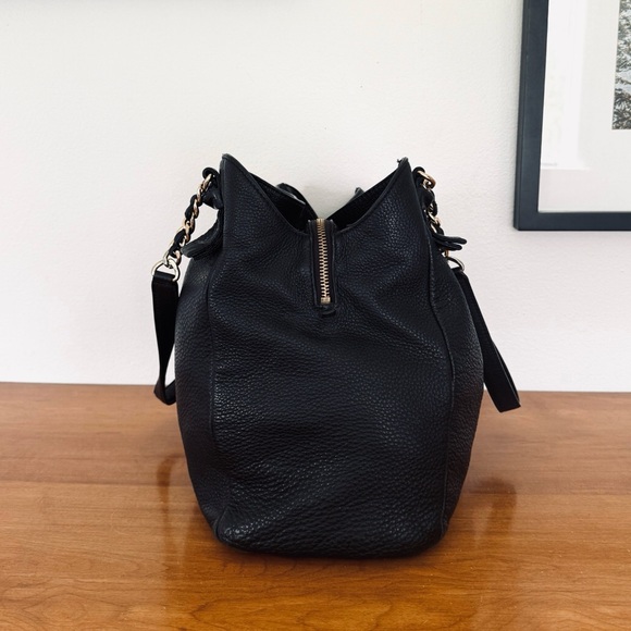 Tory Burch • Leather Harper Tote Shoulder Bag in Black - Picture 9 of 15